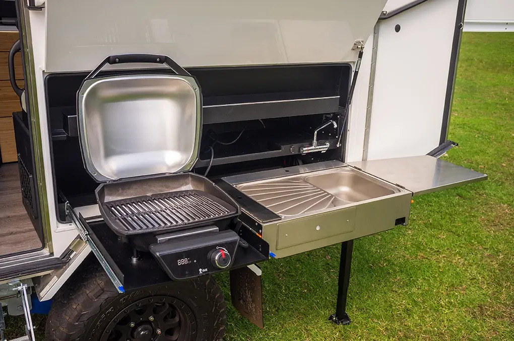 Karavan Outside Kitchen Webber Pulse | Kimberley Kampers Australia