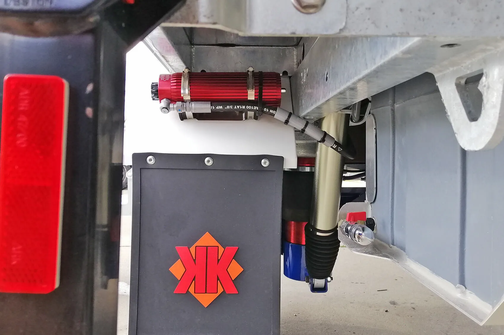 Improved Off-Road Caravan Suspension Performance with Remote Reservoir Shocks | Kimberley Kampers Australia