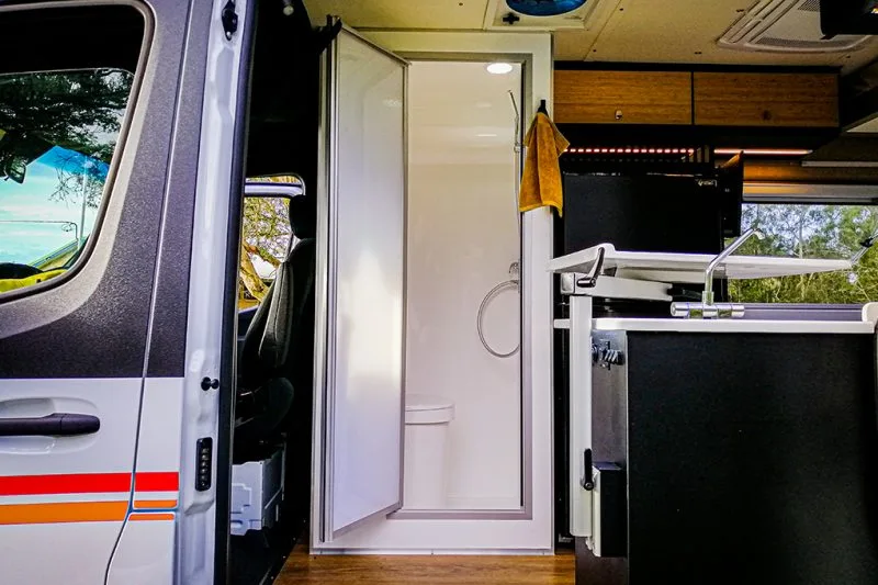 Kruiswagen Luxury Offroad Motorhome - Ensuite | Kimberley Kampers