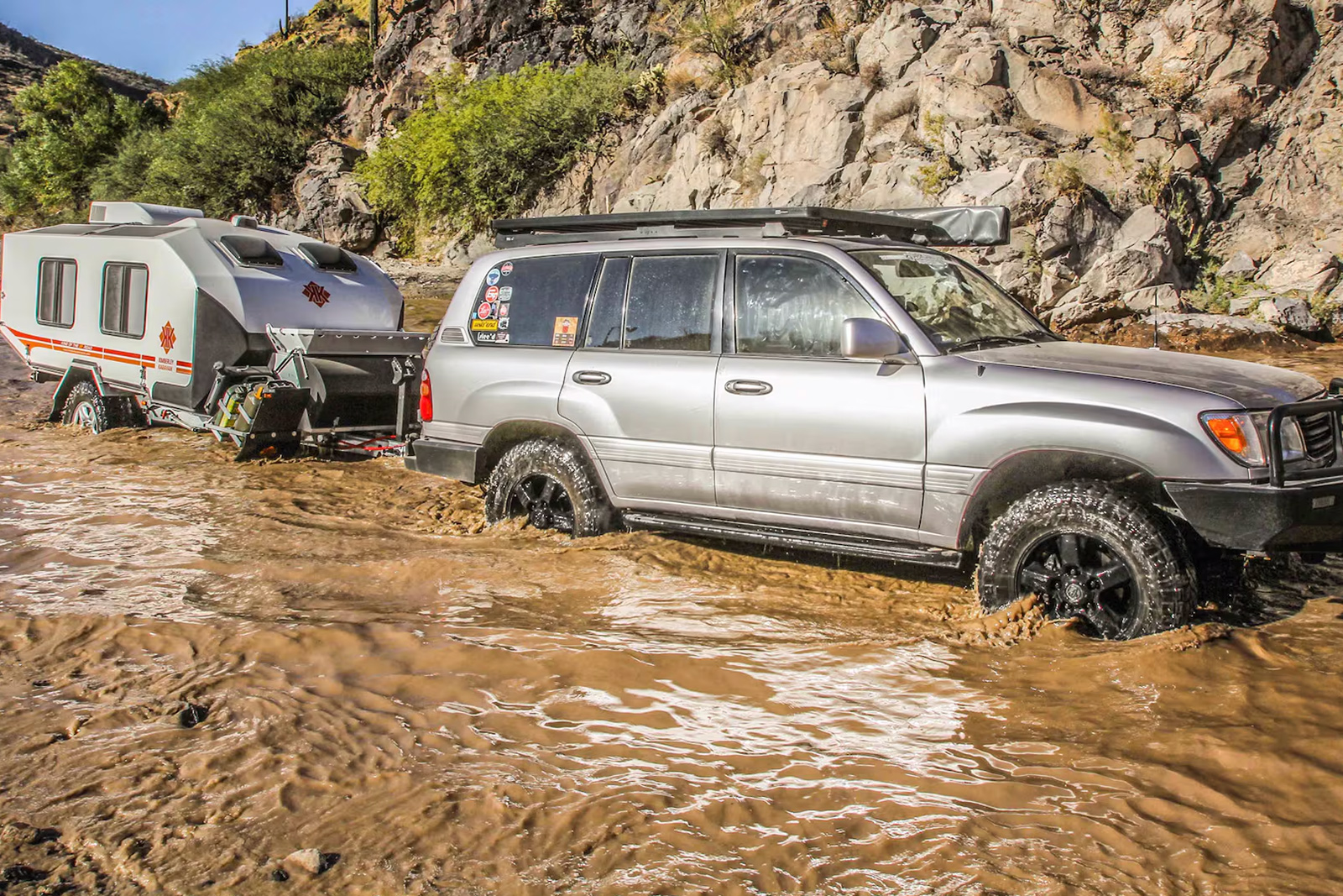 Toyota Land Cruiser Overland | Kimberley Kampers Trailer